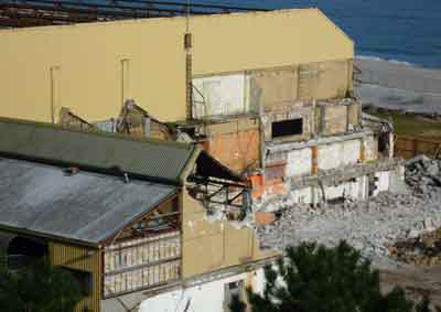 Coliseum demolition 16042015